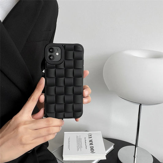 Modische iPhone Hülle aus Silikon im 3D Würfel Muster in Schwarz von Myncase