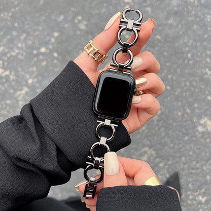 Modisches Apple Watch Kettenarmband aus Edelstahl in Schwarz von Myncase