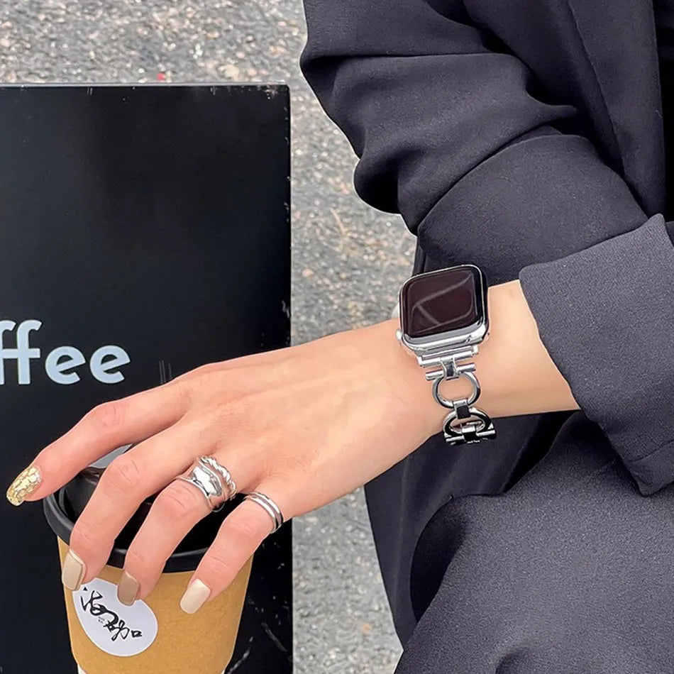 Modisches Apple Watch Kettenarmband aus Edelstahl von Myncase