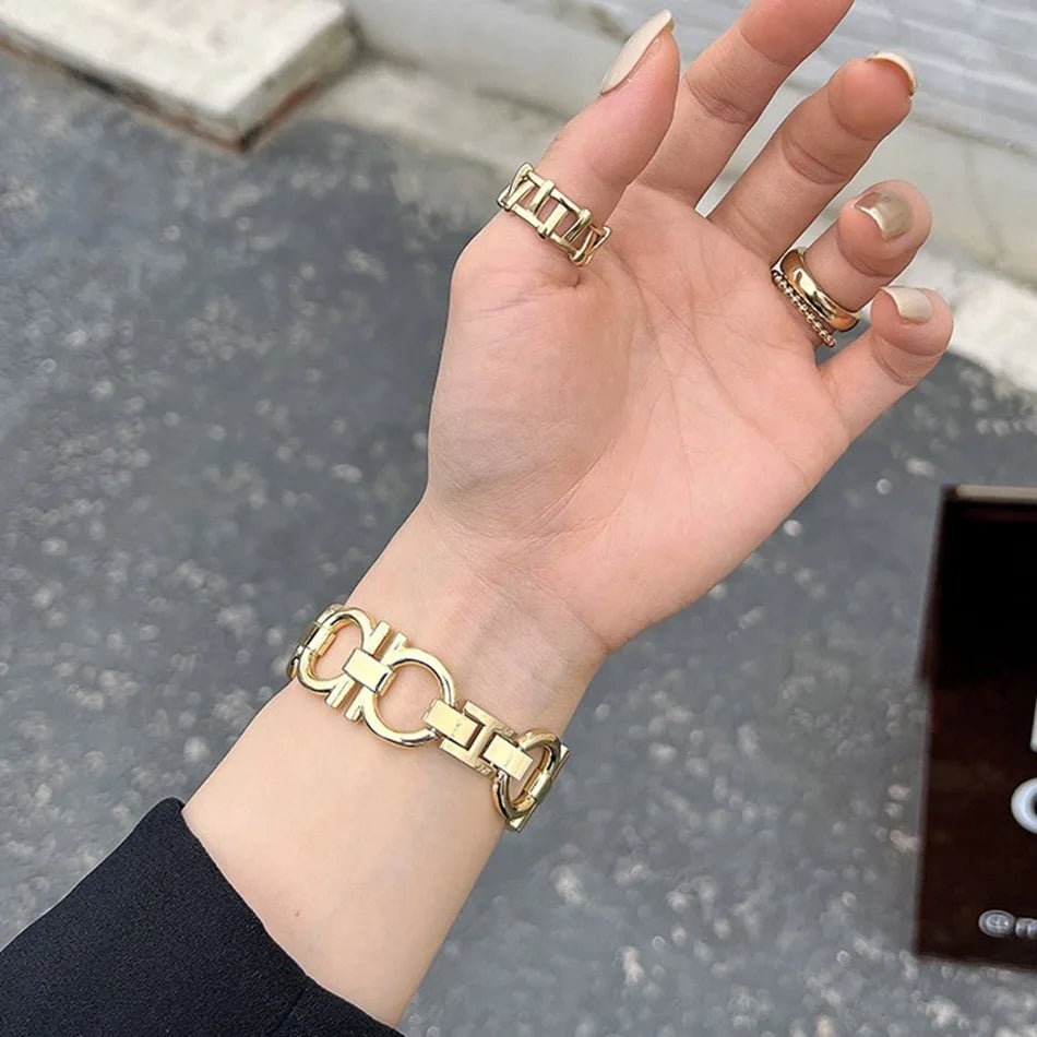 Modisches Apple Watch Kettenarmband aus Edelstahl von Myncase