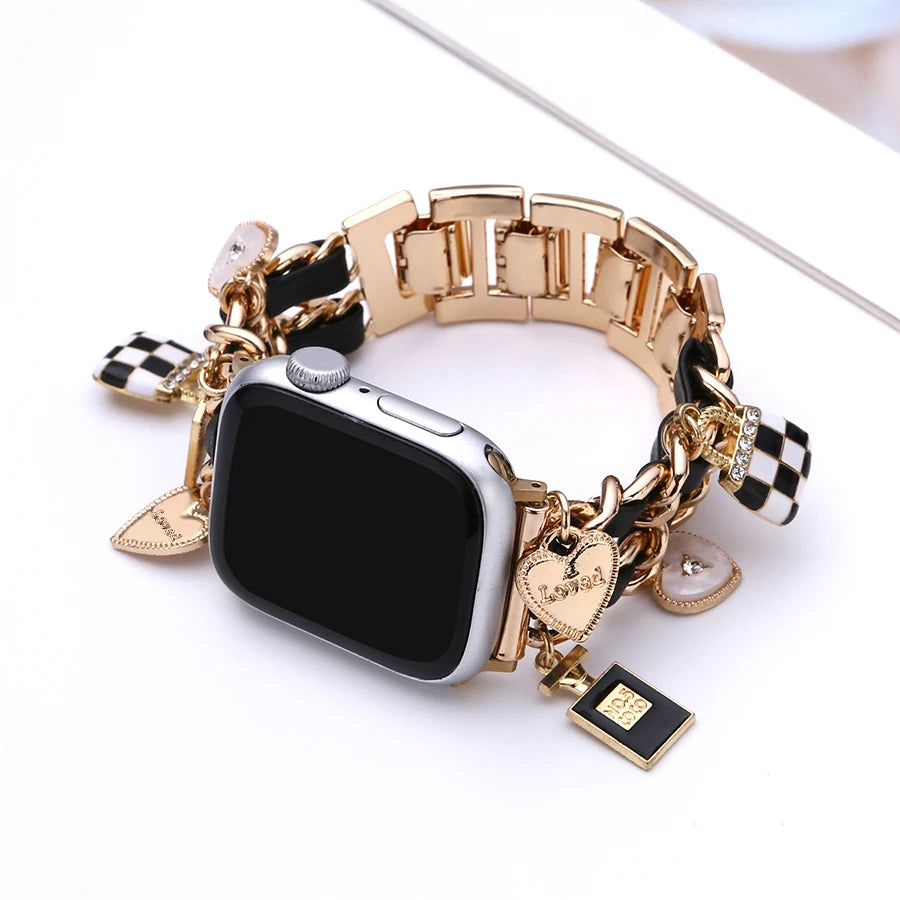 Modisches Apple Watch Lederarmband mit dekorativen Anhängern von Myncase